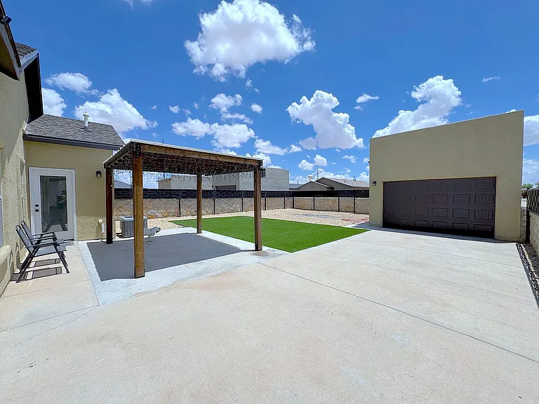 14364 Nick Drahos Ln — Photo 30