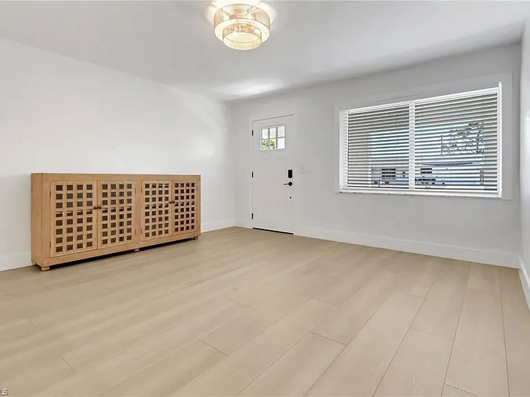 4525 Fluvia Ave — Photo 8