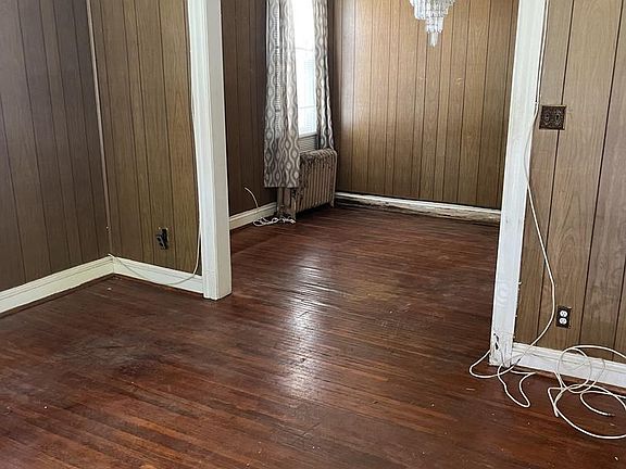 3rd image of 513 Sheridan St NW