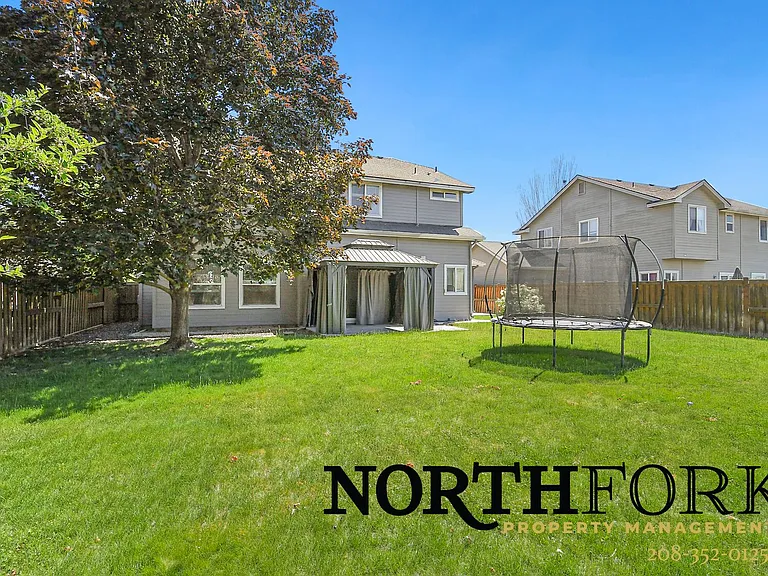 1322 E Grand Canyon St — Photo 16