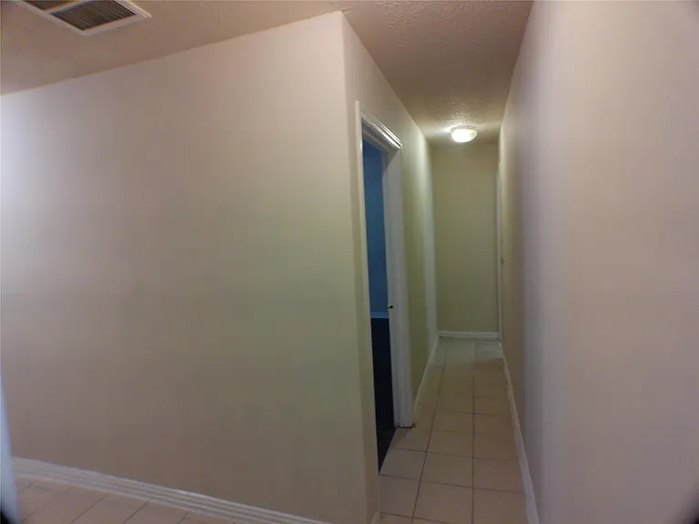 1301 Glenmore Dr — Photo 17
