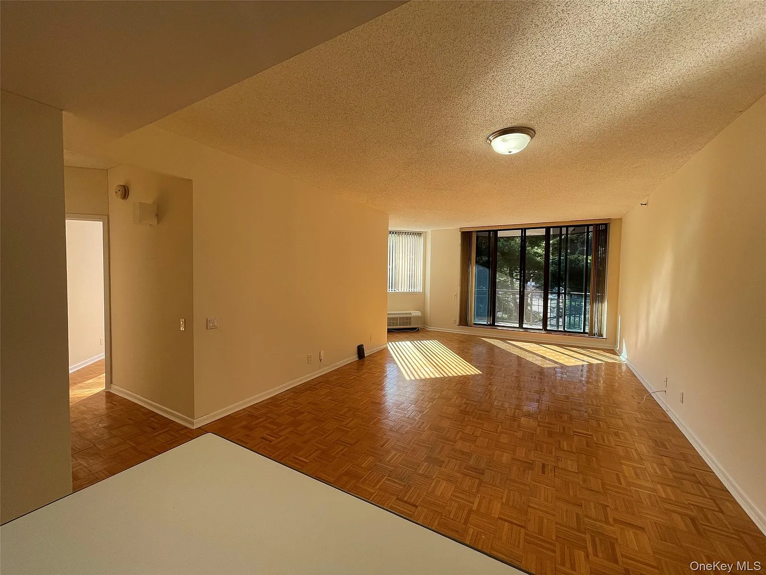 2 bed, 2.0 bath, 1240 sqft, $4,000 — Photo 4