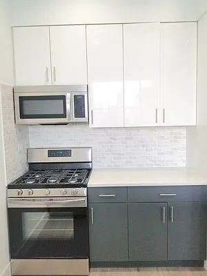 Rented by R New York | media 8