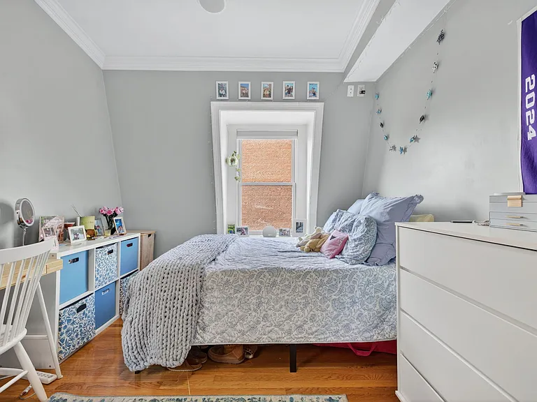 532 E 4th St #2 — Photo 17