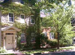 2404 Broadway St, Dubuque, IA 52001
