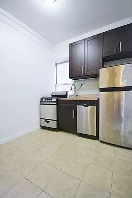 3rd image of 62-64 Forsyth St #12