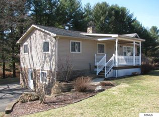 123 Queensboro Manor Rd, Gloversville, NY 12078