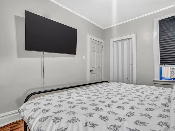 699 Elm Street image 26 of 39