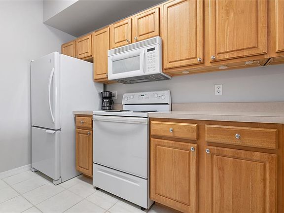 5th image of 5681 Bentgrass Dr #13-204