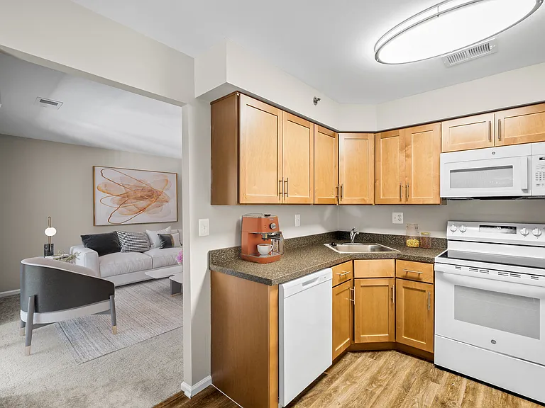 Chaddwell Apartments — Photo 18