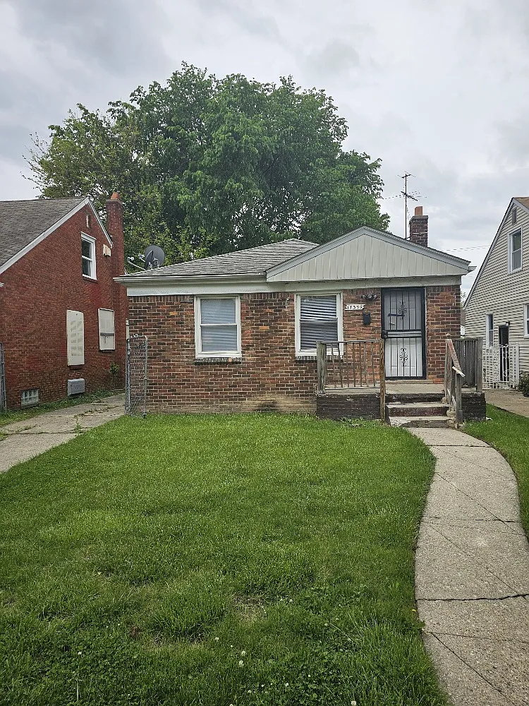 2 bed, 1200 sqft, $1,100 — Photo 1