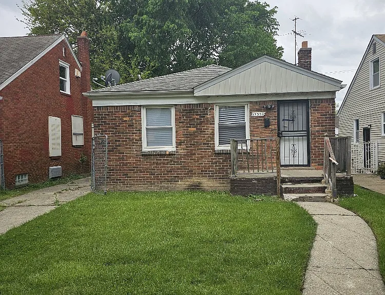 17335 Teppert St — Photo 1