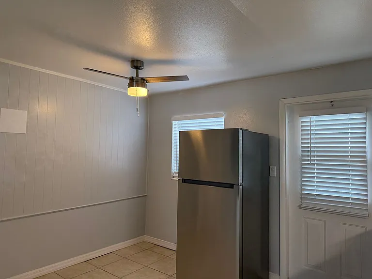 Manatee Bay Apartments — Photo 34