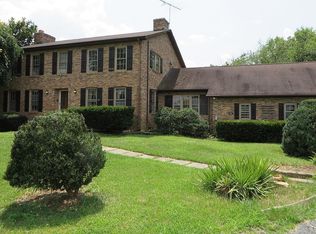 22025 Evergreen Mills Rd, Leesburg, VA 20175