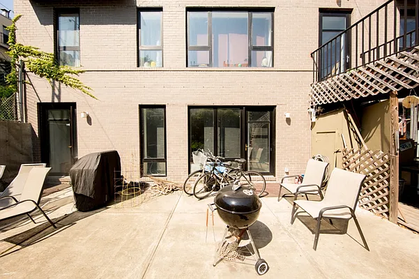 Rented by MNS | media 48