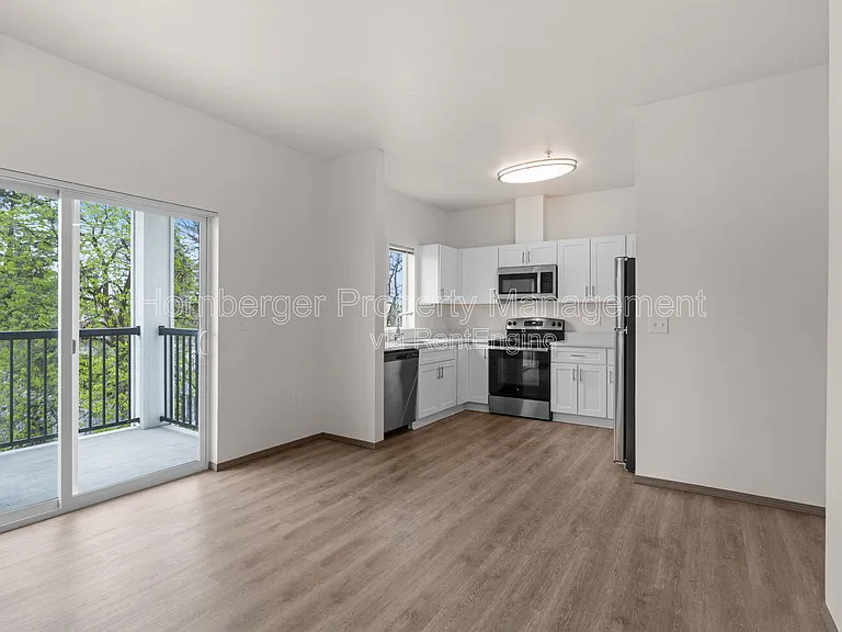 4th Ave Apartments — Photo 5