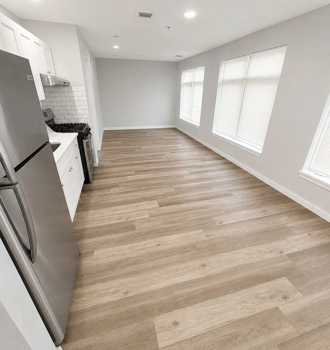 1 bed, 1000 sqft, $1,718 — Photo 4