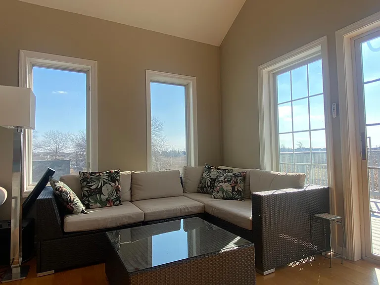 918 Reef Rd — Photo 3