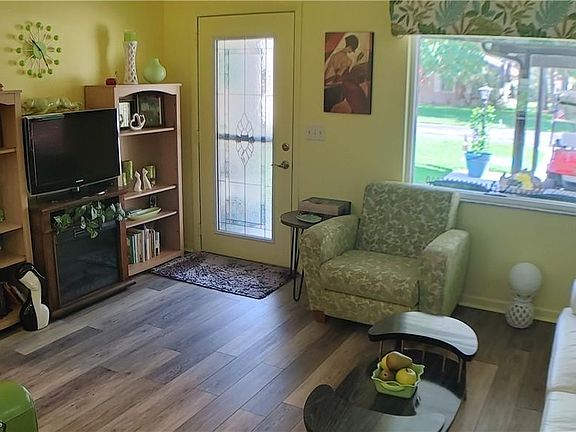 4th image of 135 Parkview Cir
