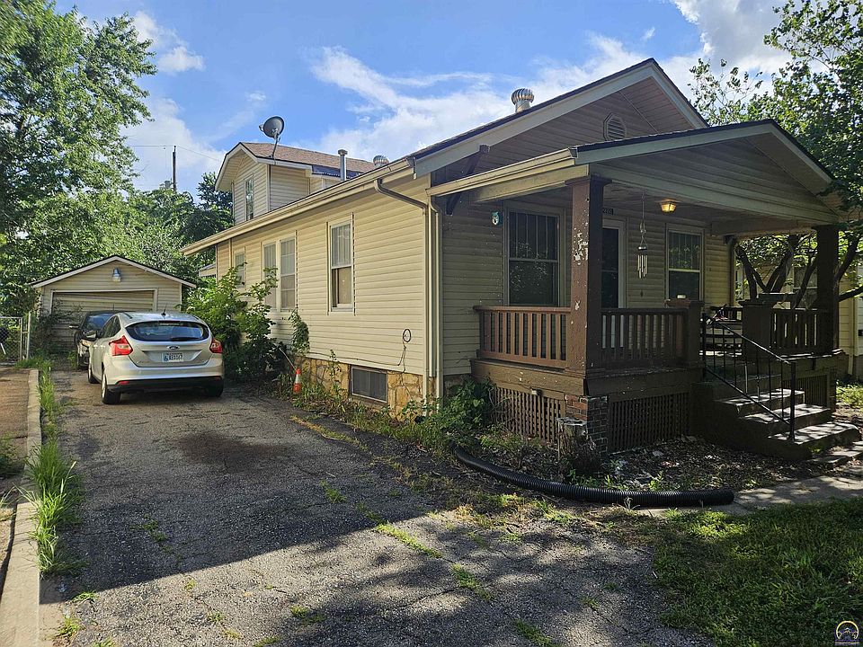2nd image of 2215 SW Hazelton Ct