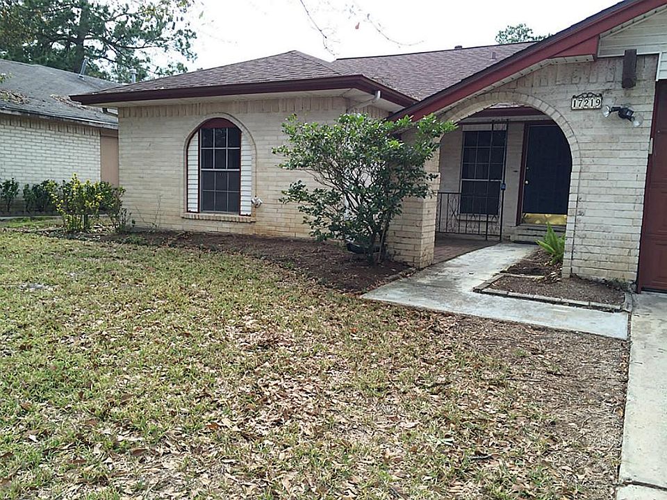 1st image of 17219 Camberwell Green Ln