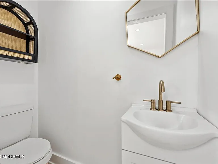 543 Springdale Ave — Photo 9