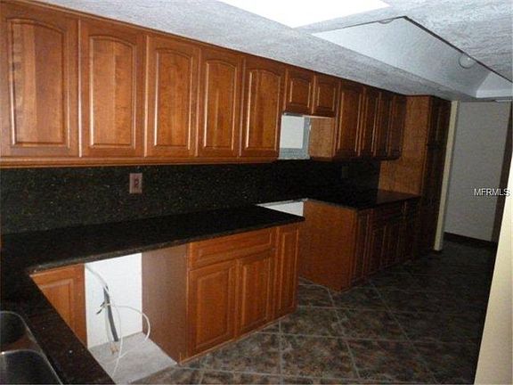 5th image of 1950 Brittany Ct