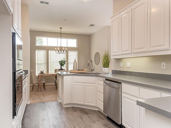 3rd image of 223 Golden Eagle Ln