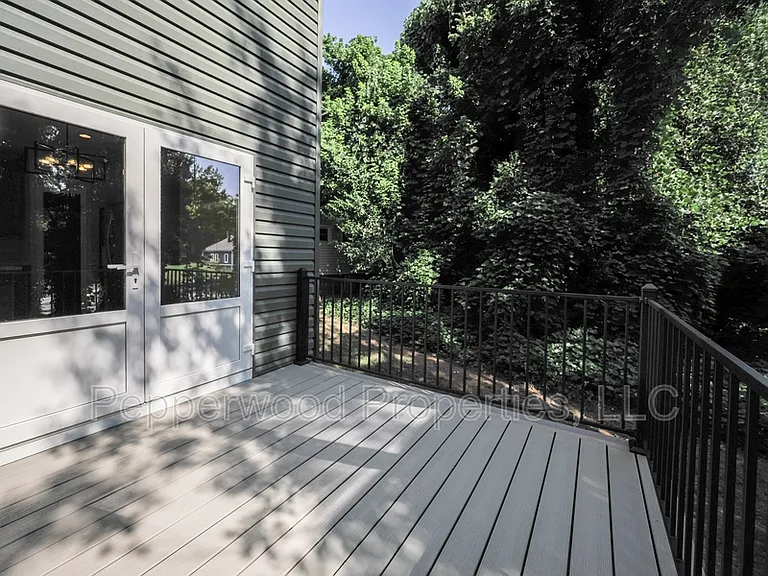 933 Ansel St — Photo 19