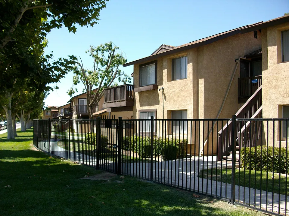 1208 Fairview Rd #2E