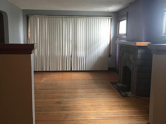 2nd image of 220 Davidson Ave #1
