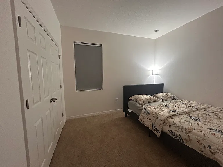 Sky Lakes Dr — Photo 4
