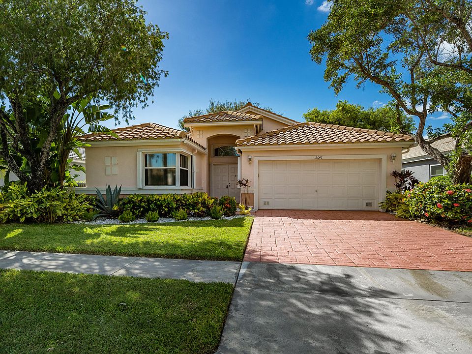 1st image of 12647 Majestic Isles Dr