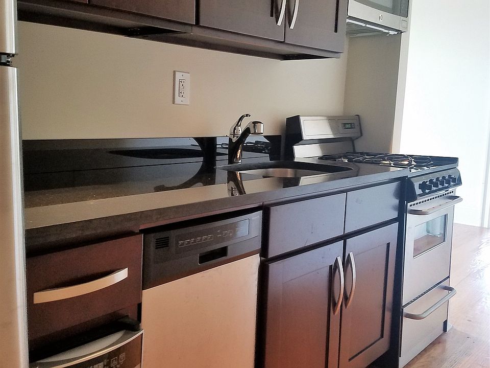 1st image of 54 Maujer St APT 24