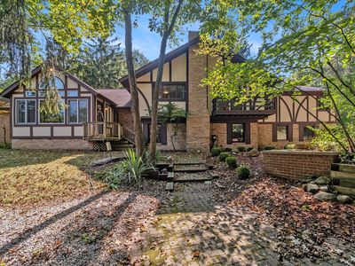 1300 Mead Rd, Rochester Hills, MI, 48306