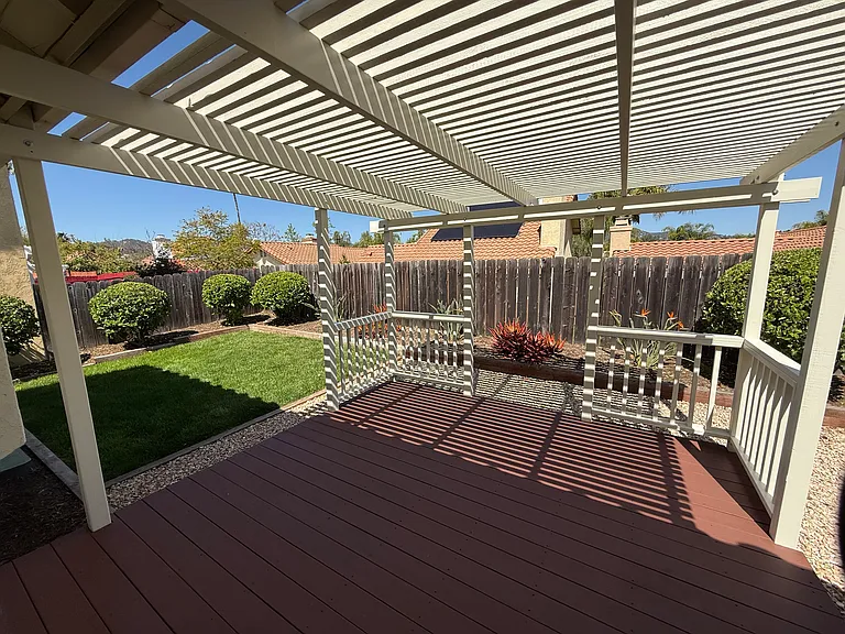 832 Lochwood Pl — Photo 17