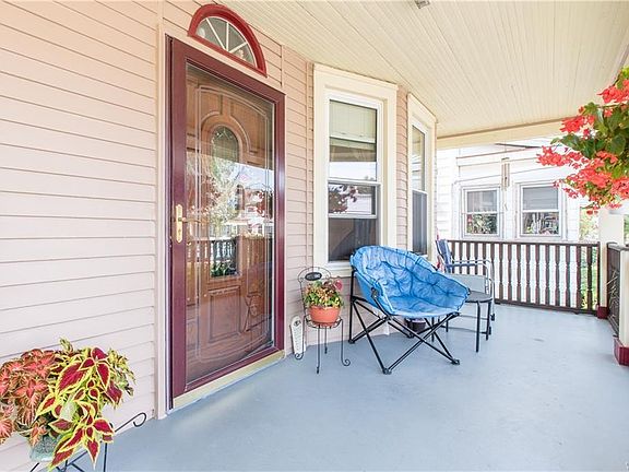 5th image of 127 Aldrich Pl