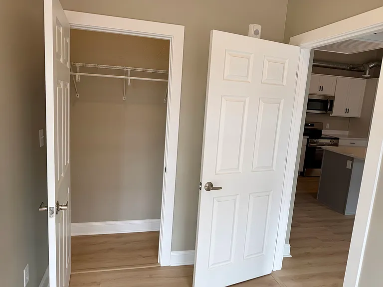 347-355 Main St #8 — Photo 11