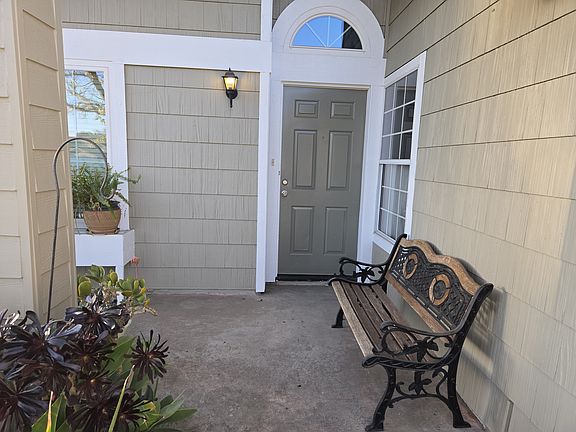 2nd image of 41195 Hibiscus Ct