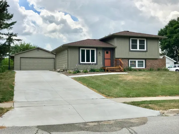 1803 Hyvue St, Adel, IA 50003