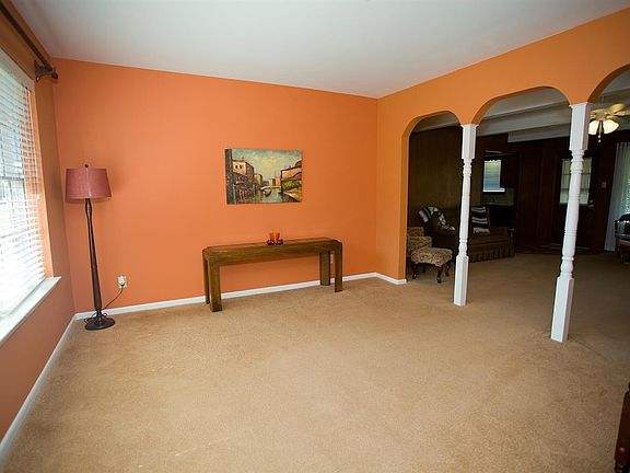 3rd image of 6250 Daisy Dr