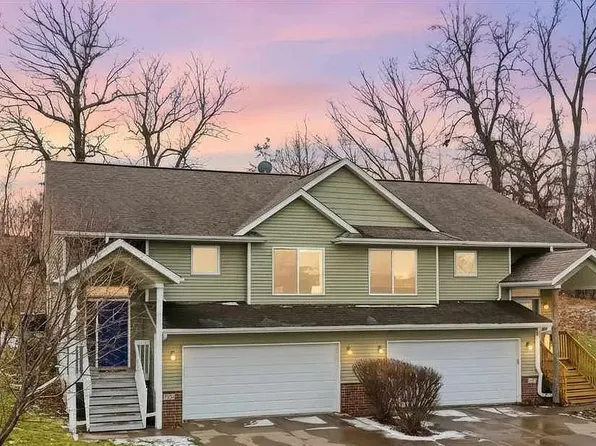 295 Hickory Ct, Tiffin, IA 52340