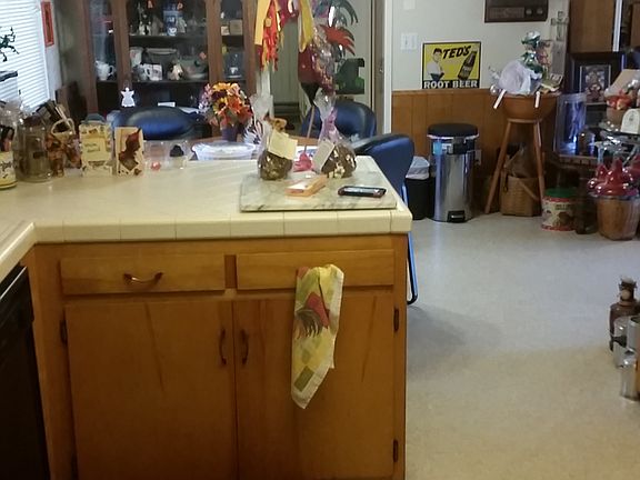Kitchen & Dining