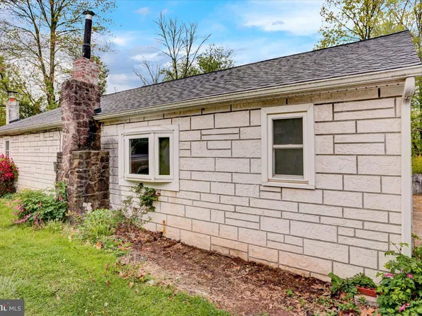 4469 N Twin Valley Rd, Morgantown, PA 19543