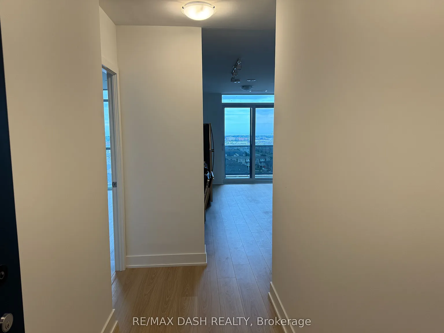 2 bed, $2,475 — Photo 4