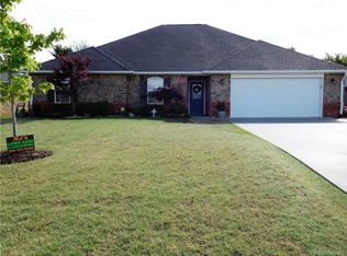 1417 Monarch Dr, McAlester, OK 74501