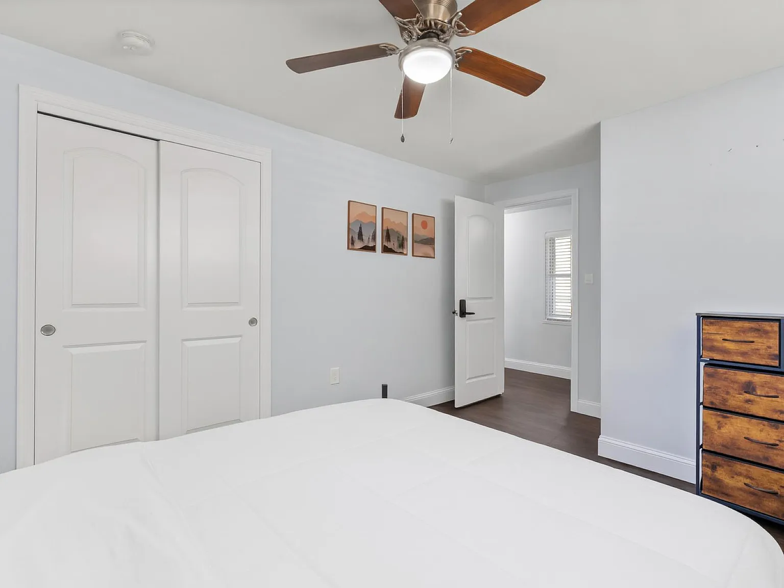 4 bed, 2.0 bath, 1500 sqft, $910 — Photo 2