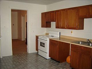 2nd image of 829 Lincoln Ave