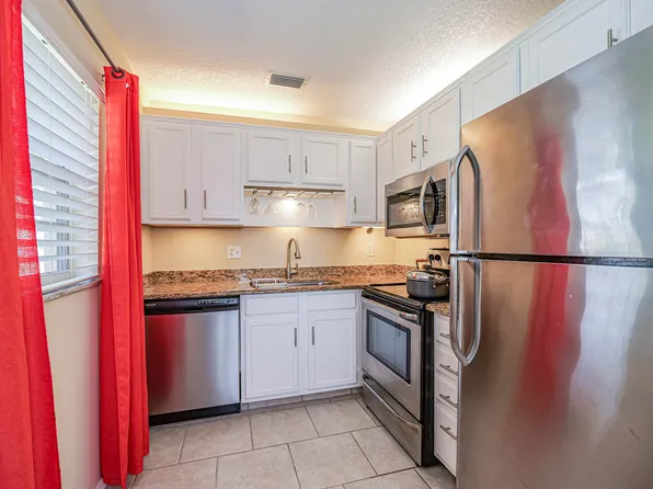 23 Pine Arbor Lane #103, Vero Beach, FL 32962