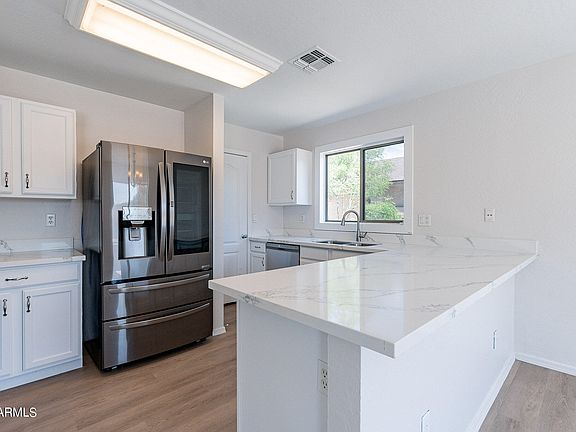 3rd image of 5829 E EVERHART Lane